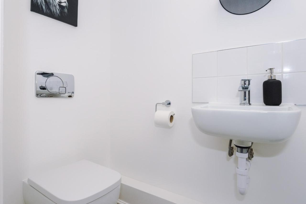 فيلا Rest&Recharge At Ridgefield House مانشستر المظهر الخارجي الصورة